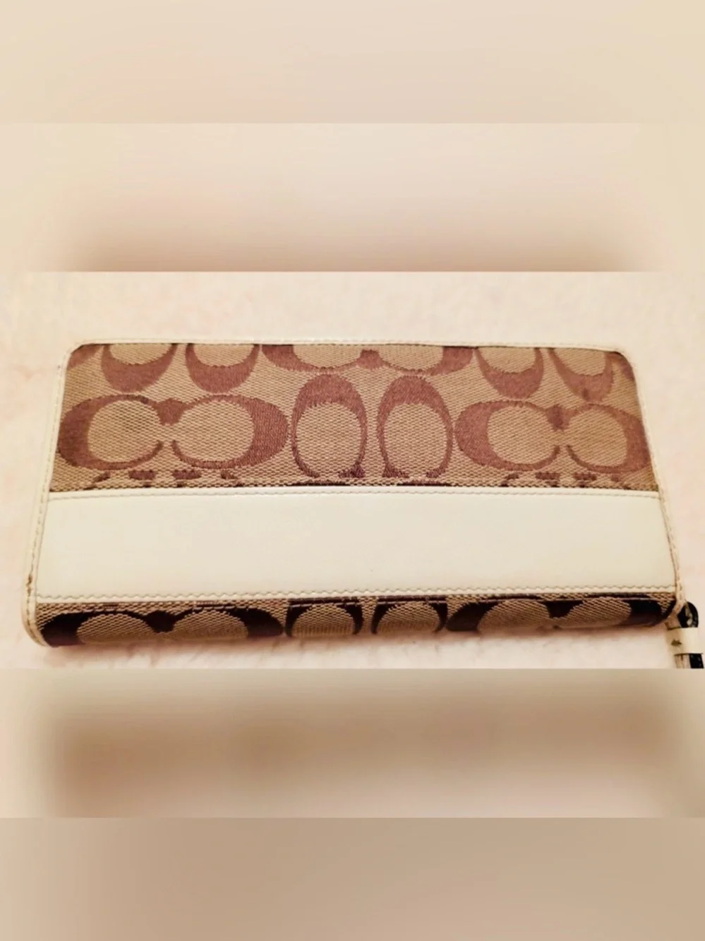 Coach Legacy Signature Canvas Wallet with White Trim - Picture 2 of 14